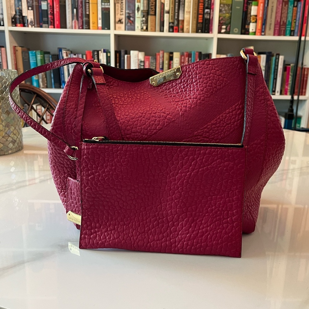 💕 Authentic Burberry Textured Leather Shoulder Bag – Deep Raspberry Red